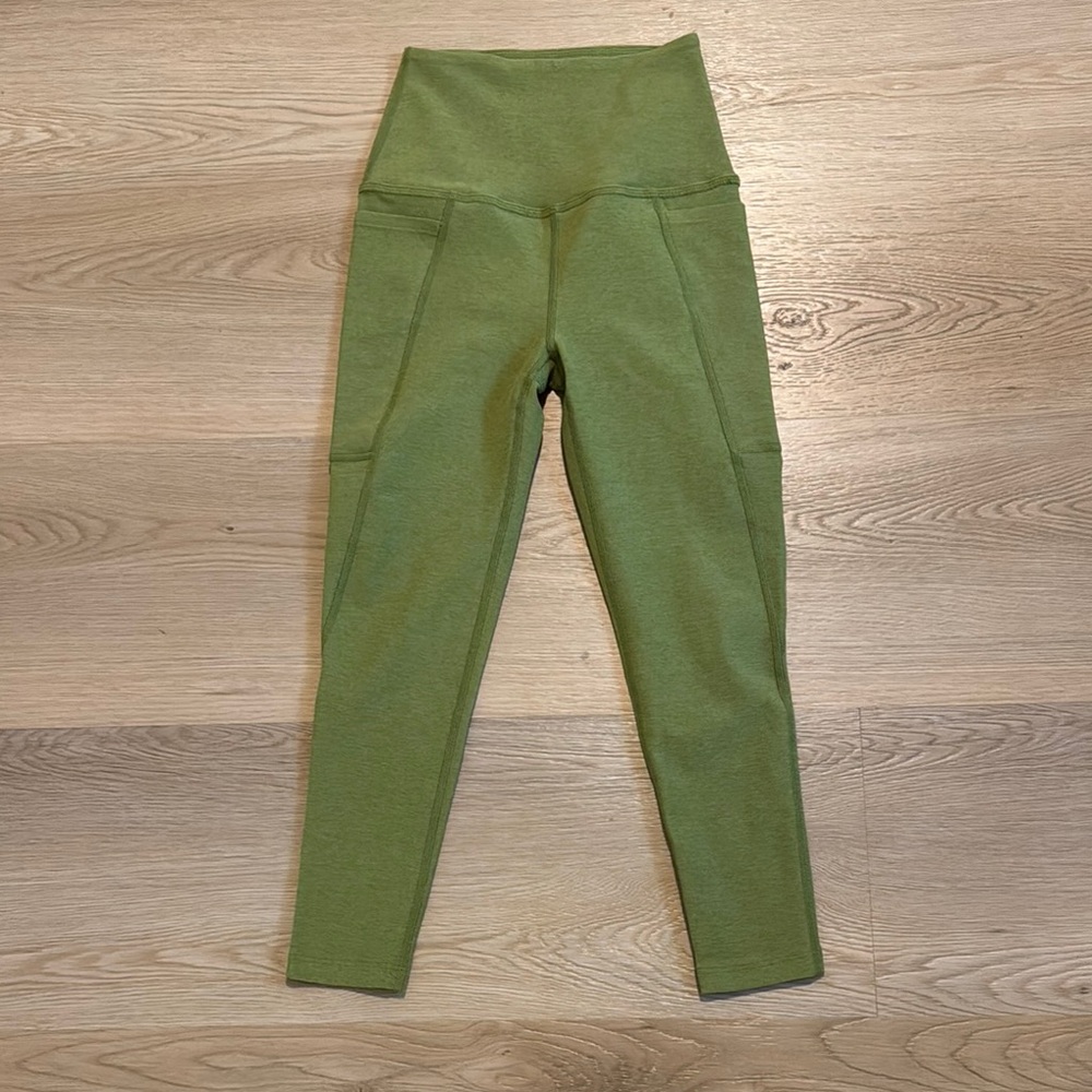 Beyond Yoga High-Waisted Green Leggings - Size XS - NWOT 💚